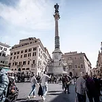 Spagna Luxury - Trevi Fountain *